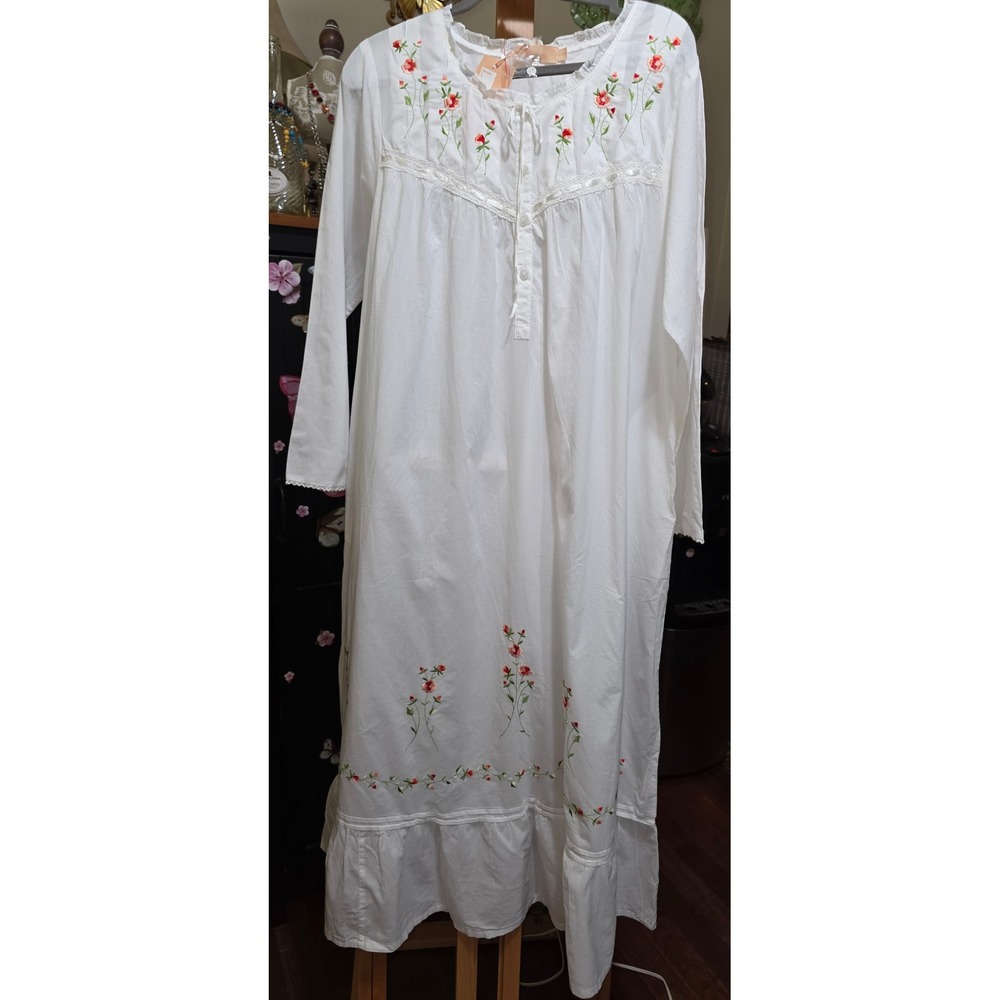 La Cera White Cotton Floral Embroidered Nightgown Long Sleeve Ruffle Hem Cottage